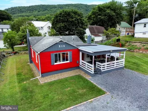 314 Water St, Everett, PA 15537