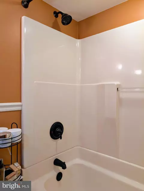 Bath - 207 N Spring St, Everett, PA 15537 photo 4 of 6