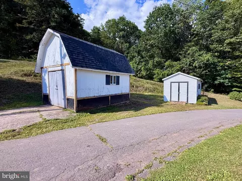 Exterior - 711 Mountain View Dr, Schellsburg, PA 15559 photo 2 of 4