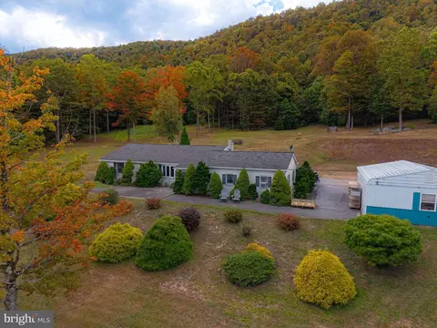 711 Mountain View Dr, Schellsburg, PA 15559