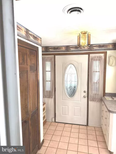 Entry Way - 711 Mountain View Dr, Schellsburg, PA 15559 photo 2 of 7