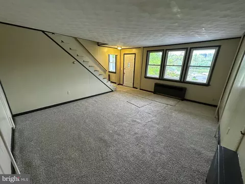 255 Hillside St, Everett, PA 15537 photo 3