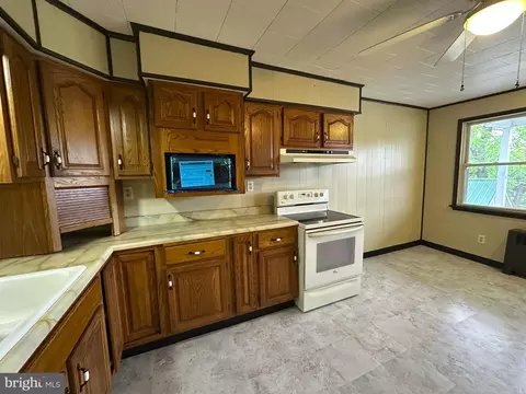 255 Hillside St, Everett, PA 15537 photo 9