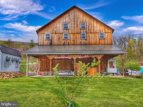 1568 Cumberland Rd, Bedford, PA 15522