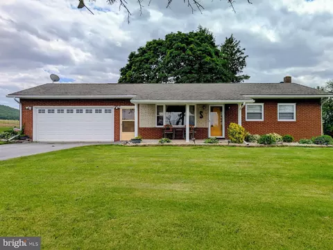 796 Lighthouse Rd, Breezewood, PA 15533