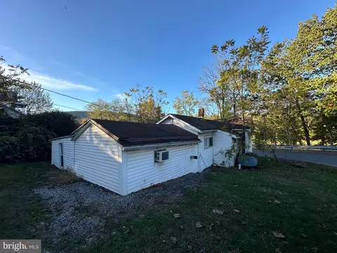 113 E 1st Ave, Everett, PA 15537