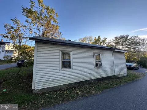 113 E 1st Ave, Everett, PA 15537 photo 3