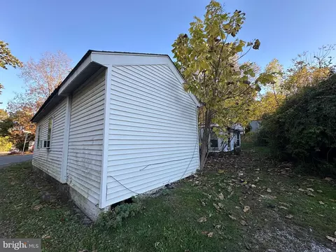113 E 1st Ave, Everett, PA 15537 photo 5