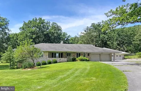 133 Morral Dr, Everett, PA 15537 photo 2