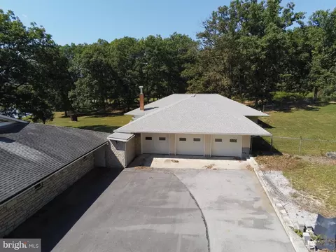 133 Morral Dr, Everett, PA 15537 photo 3