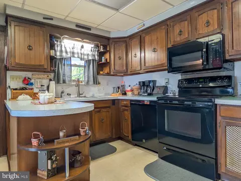 Kitchen - 83 State St, Everett, PA 15537 photo 1 of 2