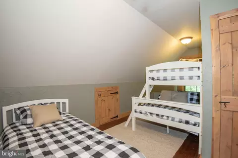 Bedroom - 300 Beegle Rd, Everett, PA 15537 photo 7 of 13