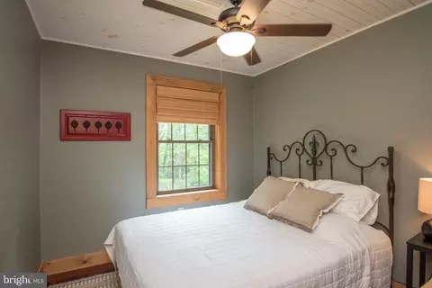 Bedroom - 300 Beegle Rd, Everett, PA 15537 photo 10 of 13