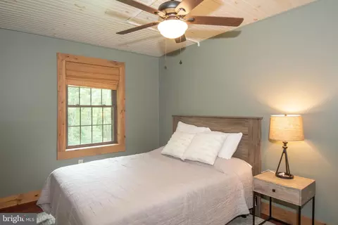 Bedroom - 300 Beegle Rd, Everett, PA 15537 photo 8 of 13
