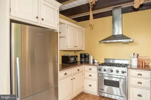 Kitchen - 300 Beegle Rd, Everett, PA 15537 photo 4 of 5