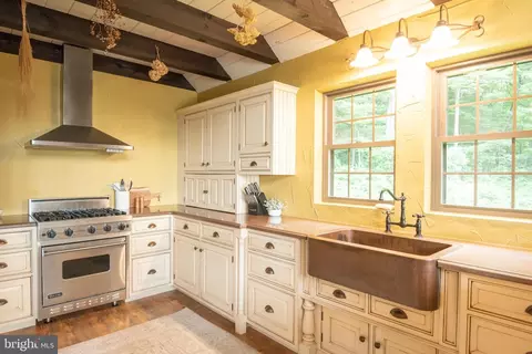 Kitchen - 300 Beegle Rd, Everett, PA 15537 photo 3 of 5