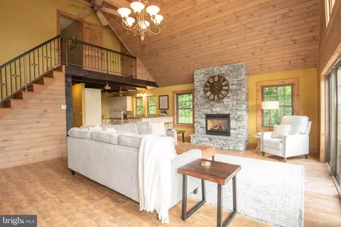 Living - 300 Beegle Rd, Everett, PA 15537 photo 2 of 2
