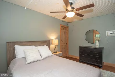Bedroom - 300 Beegle Rd, Everett, PA 15537 photo 9 of 13