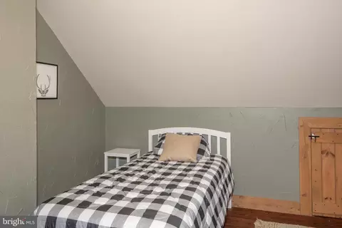 Bedroom - 300 Beegle Rd, Everett, PA 15537 photo 4 of 13