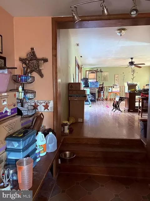 Entry Way - 650 West St, Everett, PA 15537 photo 5 of 12