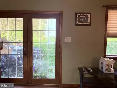 Entry Way - 650 West St, Everett, PA 15537 photo 7 of 12