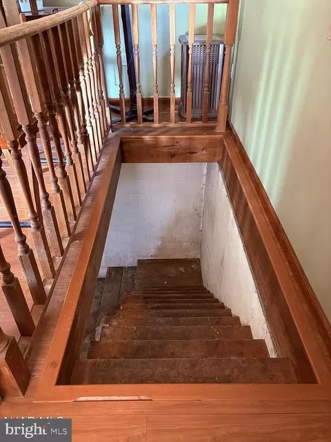 Entry Way - 650 West St, Everett, PA 15537 photo 11 of 12