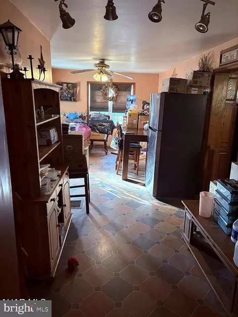 Entry Way - 650 West St, Everett, PA 15537 photo 6 of 12