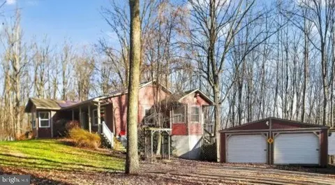 1030 Dogwood Ln, Roaring Spring, PA 16673