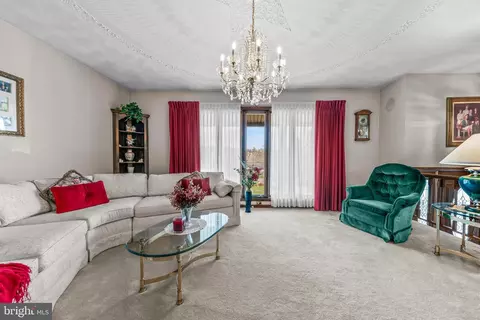 Living - 125 Housel Rd, Everett, PA 15537 photo 6 of 8