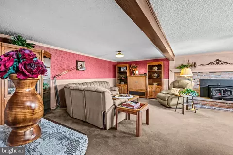 Living - 125 Housel Rd, Everett, PA 15537 photo 1 of 8