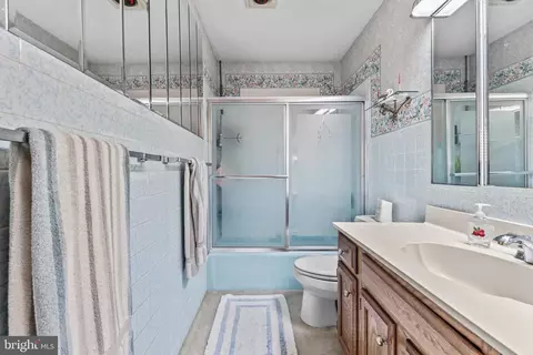 Bath - 125 Housel Rd, Everett, PA 15537 photo 1 of 9