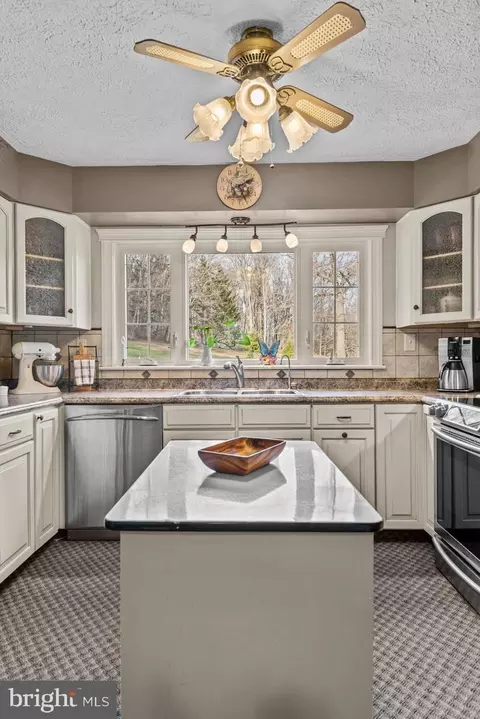 Kitchen - 125 Housel Rd, Everett, PA 15537 photo 9 of 15