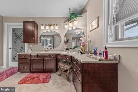 Bath - 125 Housel Rd, Everett, PA 15537 photo 7 of 9