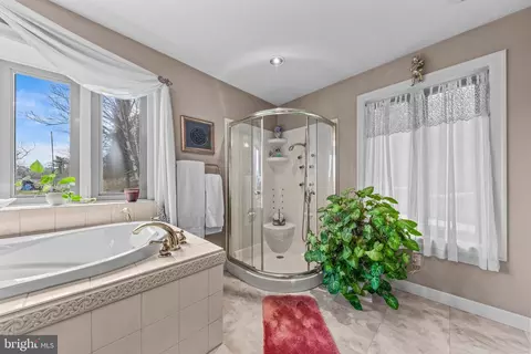 Bath - 125 Housel Rd, Everett, PA 15537 photo 4 of 9