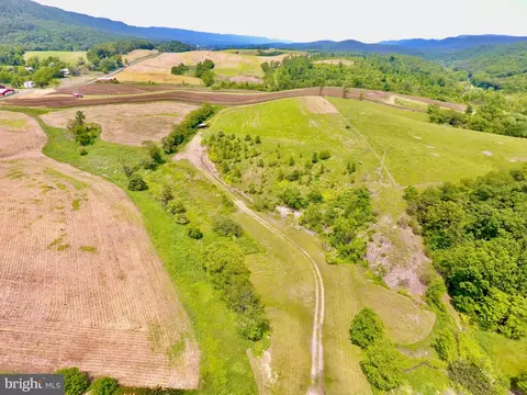 200 Blk Carberry Rd, Saxton, PA 16678