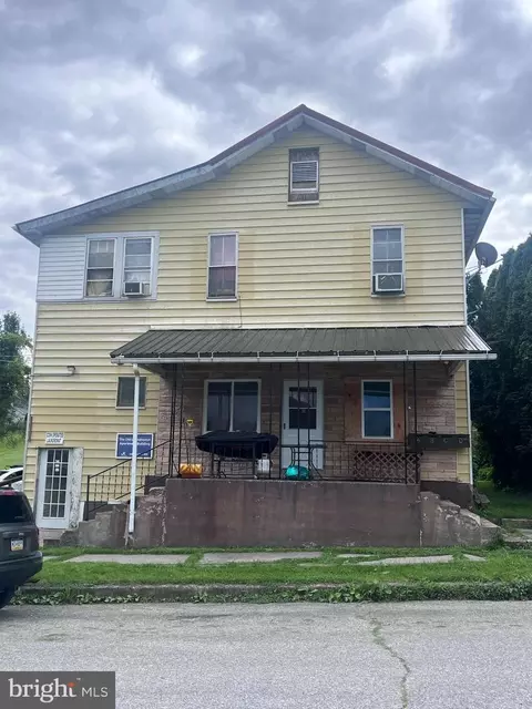 Exterior - 402 16th St, Saxton, PA 16678 photo 2 of 2