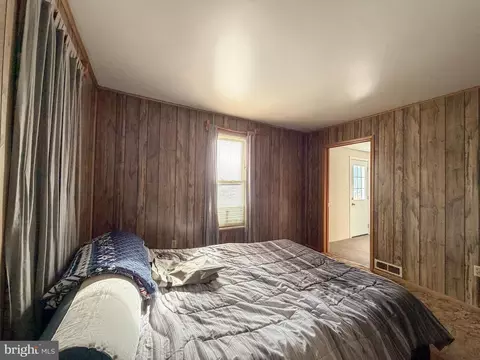 Bedroom - 130 E 1st St, Everett, PA 15537 photo 2 of 4