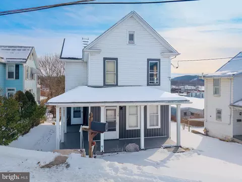 130 E 1st St, Everett, PA 15537