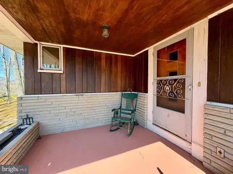 Exterior - 624 Raystown Rd, Everett, PA 15537 photo 2 of 9