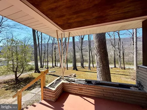 Exterior - 624 Raystown Rd, Everett, PA 15537 photo 3 of 9