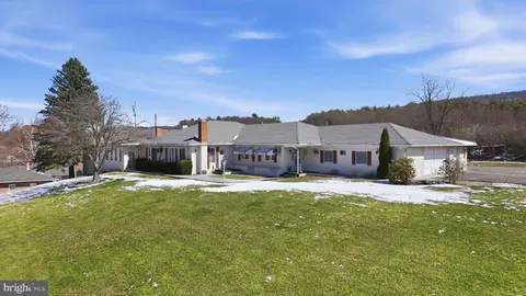 501 Breezewood Rd S, Breezewood, PA 15533