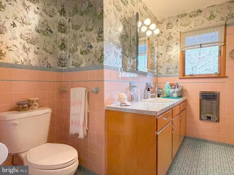 Bath - 1771 Upper Snake Spring Rd, Everett, PA 15537 photo 1 of 6