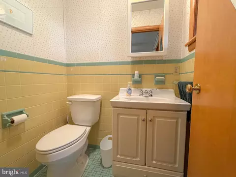 Bath - 1771 Upper Snake Spring Rd, Everett, PA 15537 photo 4 of 6