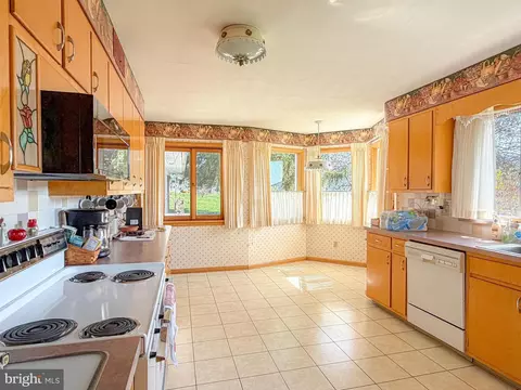 Kitchen - 1771 Upper Snake Spring Rd, Everett, PA 15537 photo 3 of 6