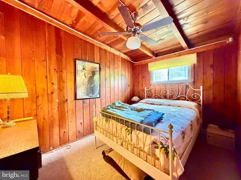 Bedroom - 457 Cove St, Everett, PA 15537 photo 2 of 3