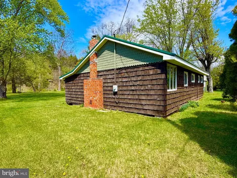 Exterior - 457 Cove St, Everett, PA 15537 photo 4 of 9
