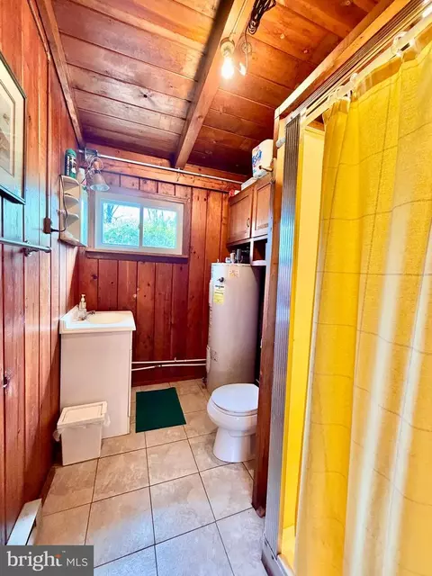 Bath - 457 Cove St, Everett, PA 15537 photo 1 of 1