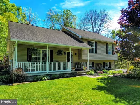 48 W 3rd St, Everett, PA 15537