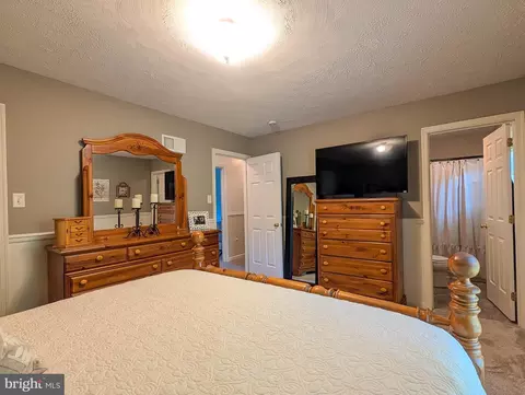 Bedroom - 48 W 3rd St, Everett, PA 15537 photo 2 of 10