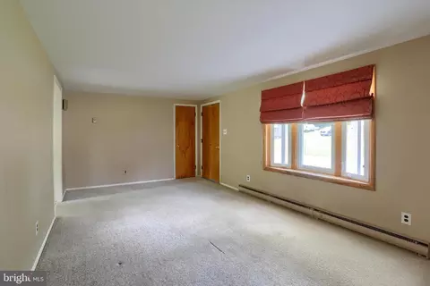 Living - 911 West St, Everett, PA 15537 photo 3 of 3